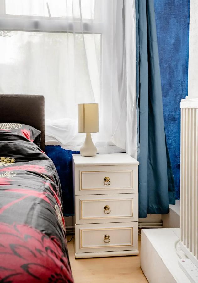 Homestay Near Tottenham Hotspur Stadium Londra Dış mekan fotoğraf
