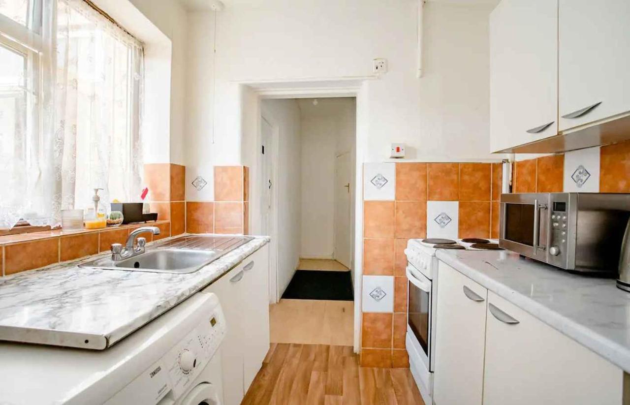 Homestay Near Tottenham Hotspur Stadium Londra Dış mekan fotoğraf