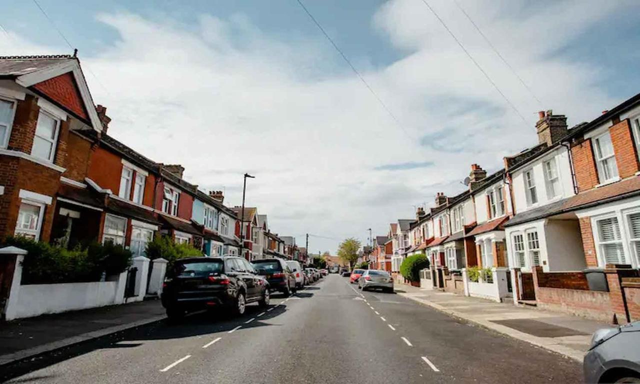 Homestay Near Tottenham Hotspur Stadium Londra Dış mekan fotoğraf