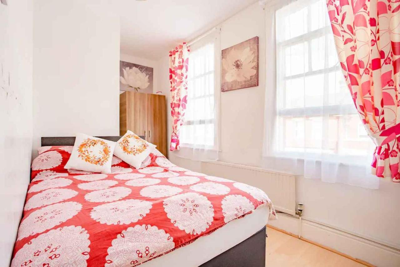Homestay Near Tottenham Hotspur Stadium Londra Dış mekan fotoğraf